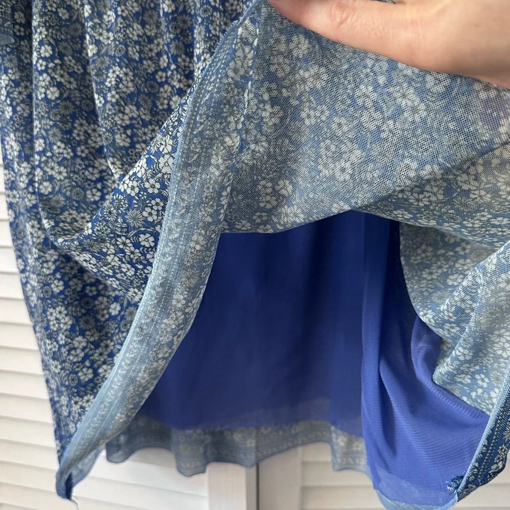 Max studio short sleeve sheer mesh top blouse blue white black floral Size XL - Picture 4 of 7
